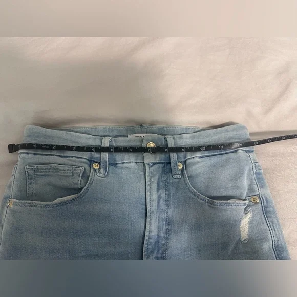 Good American Light Wash Skinny Jeans - Picture 5 of 6